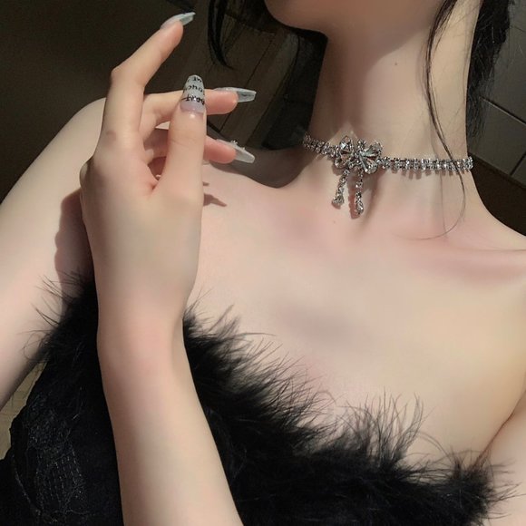 bow necklace - Picture 2 of 9